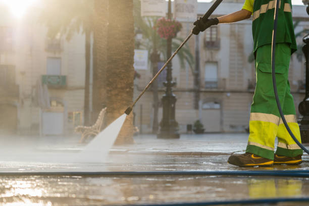 Best Deck Pressure Washing  in Mounds View, MN